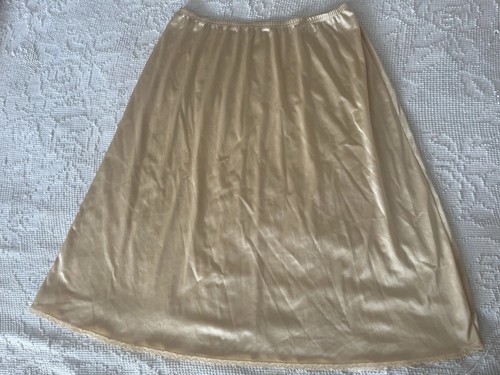 Vintage vanity fair skirt slip - fair,